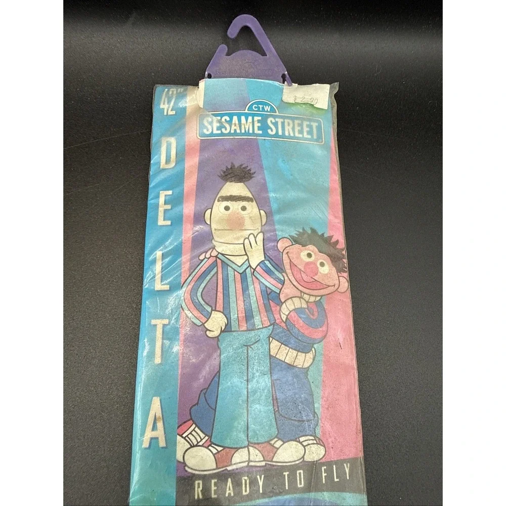 Sesame Street Delta Kite Spectra Star 42